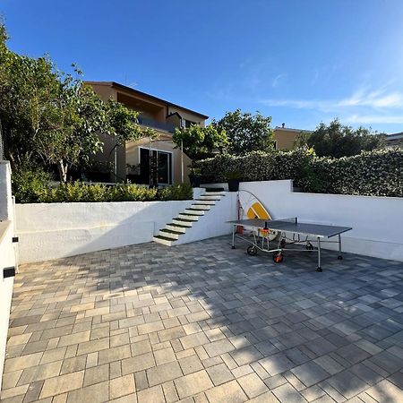 Beach Holiday Home With Private Jacuzzi & Parking Trogir Kültér fotó